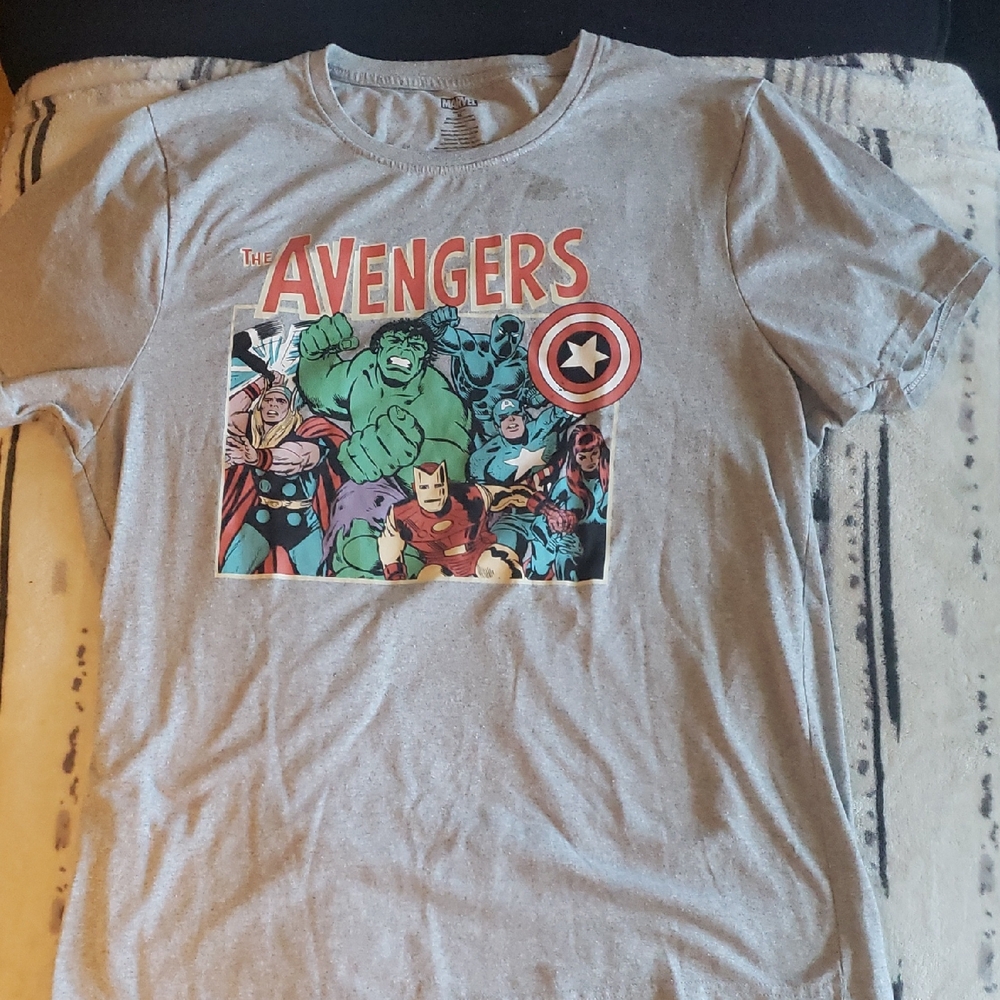 Marvel Avengers Gray Tee with Heroic Print Official Marvel Like New Vntage